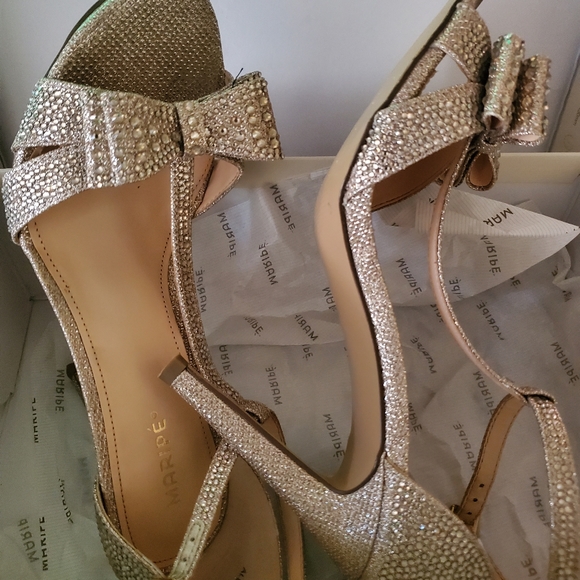 Gold Maripe Heels Size 8 - Picture 2 of 6